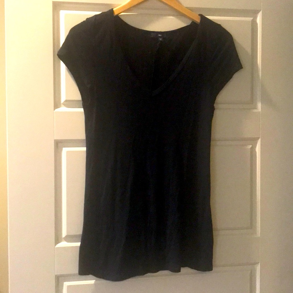 GAP black tee❄️